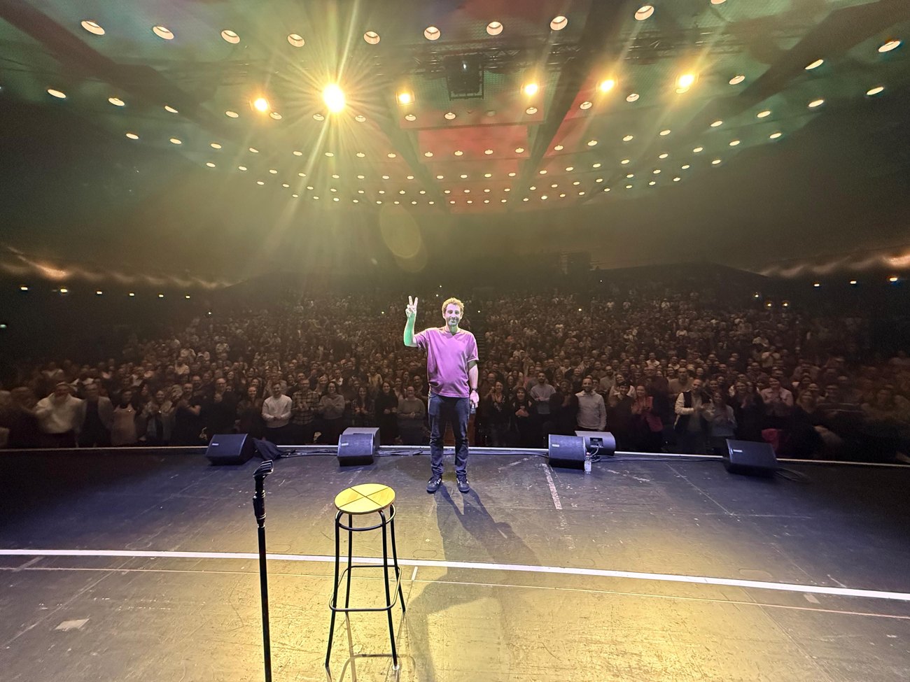 Der gefüllte Saal bei der Daheim-Tour in Frankfurt.