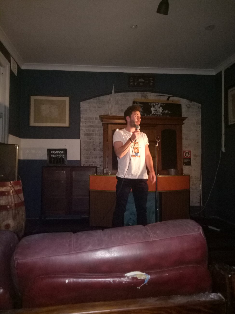 Mein erster Open-Mic-Auftritt im Hotel Sweeneys in Sydney.